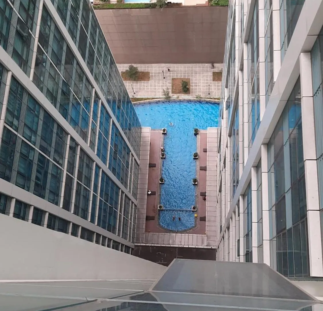 Bonifacio Global City One Uptown Residence-2 Bedroom Manila 0*,  Philippines