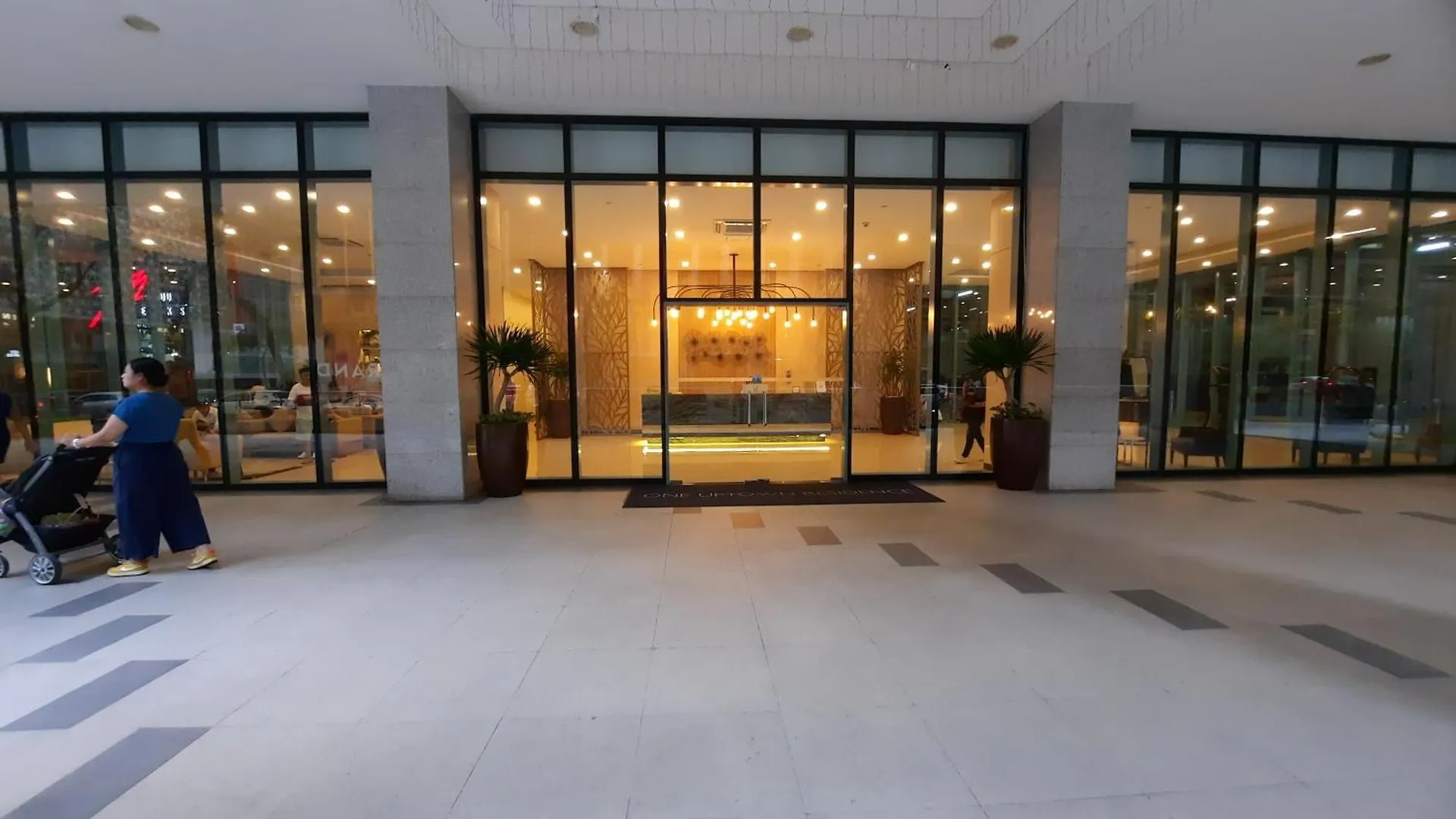 Lägenhet Bonifacio Global City One Uptown Residence-2 Bedroom Manila
